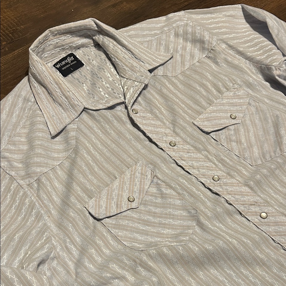 Wrangler Men's Beige Patterned Button Down Shirt